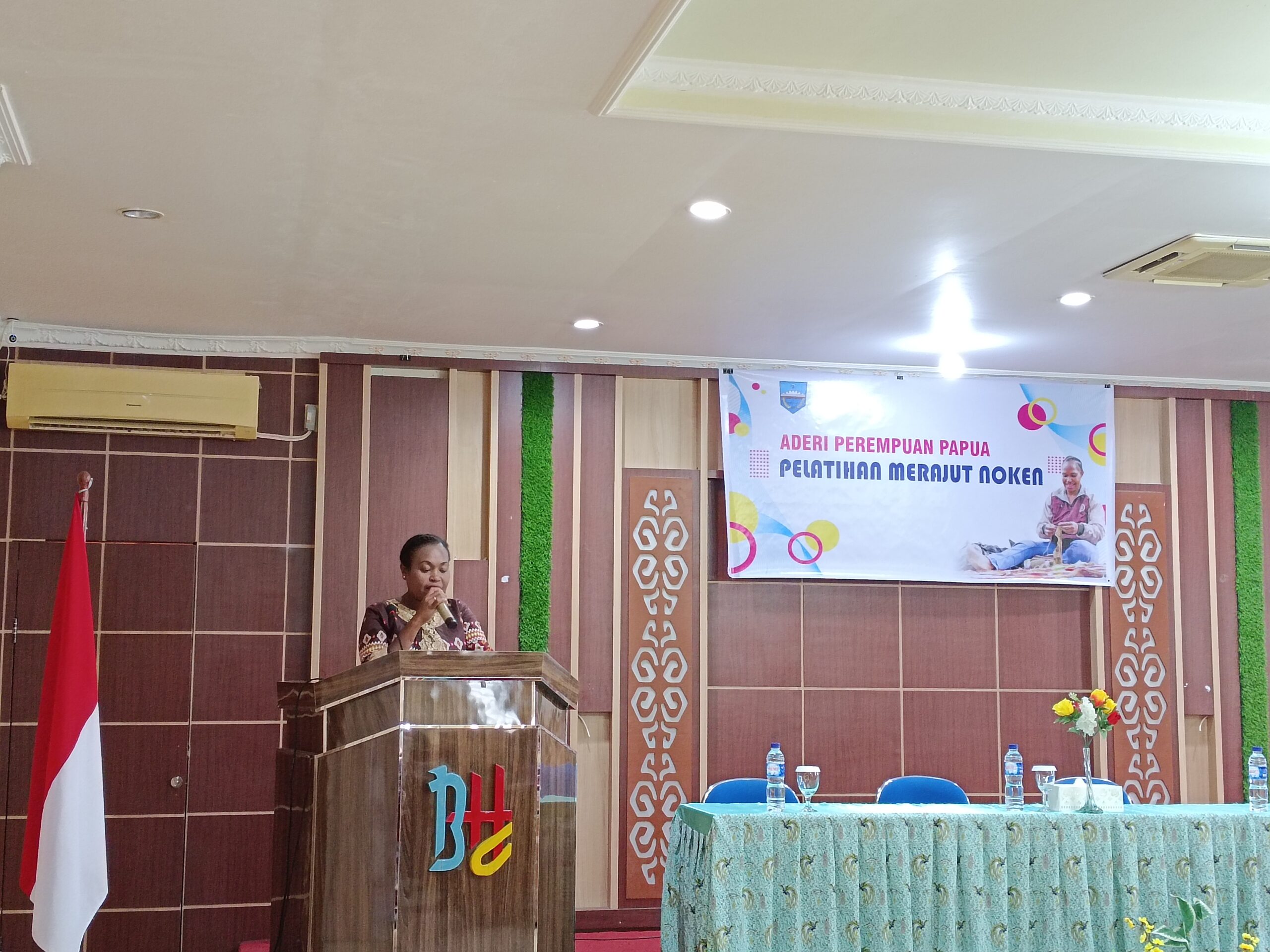 Ketua Yayasan Aderi Perempuan Papua Laurina Waroy