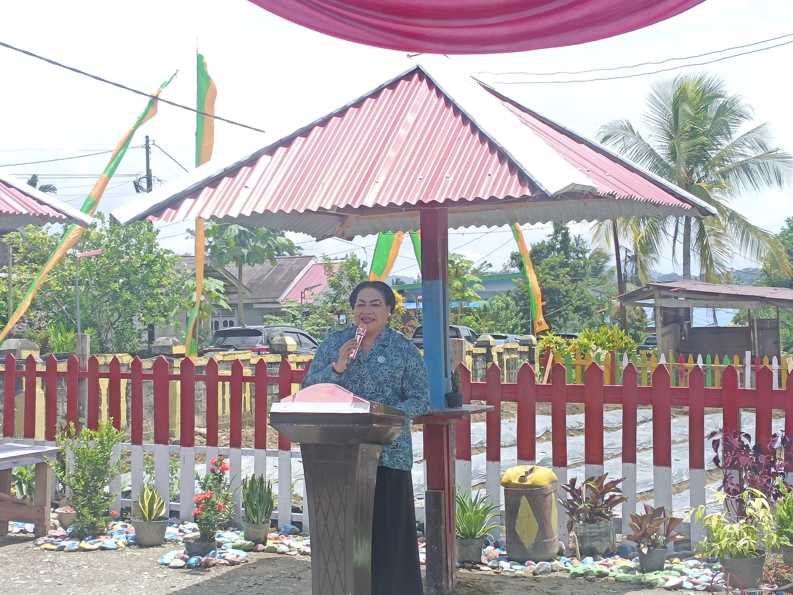 Ketua TP-PKK Kabupaten Manokwari, Ny.Febelina Indou